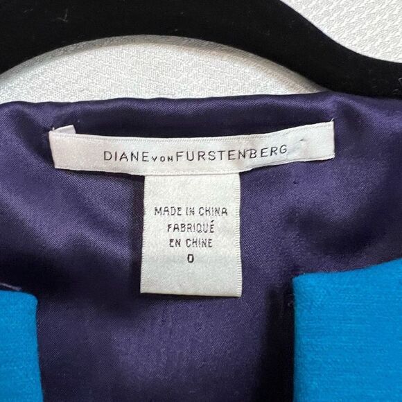 Diane Von Furstenburg Blue Abstract Neckline Dress. - Picture 5 of 10